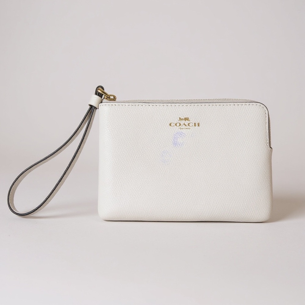 Coach New York Corner Zip Ivory Cream Leather Gold Hardware Pouch Wristlet